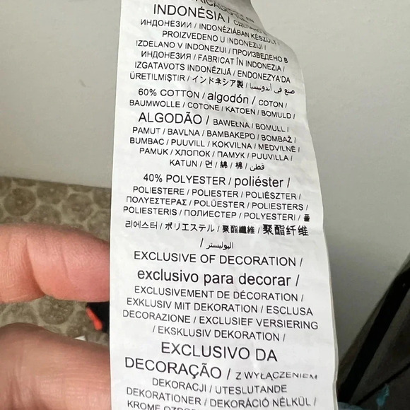 Captivating Gators Pullover - Picture 4 of 5